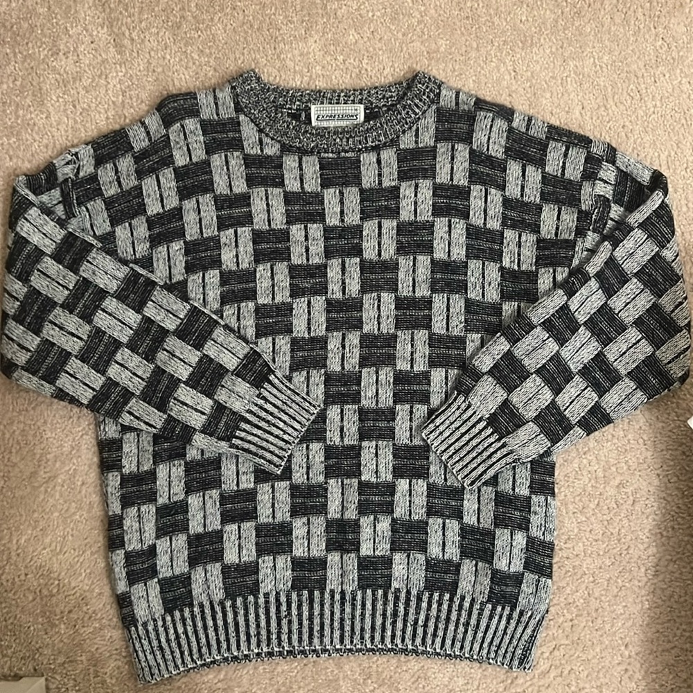Vintage Expressions checkered sweater!! 🖤🤍